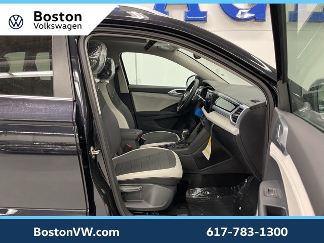 New 2026 Volkswagen Taos SE image 13
