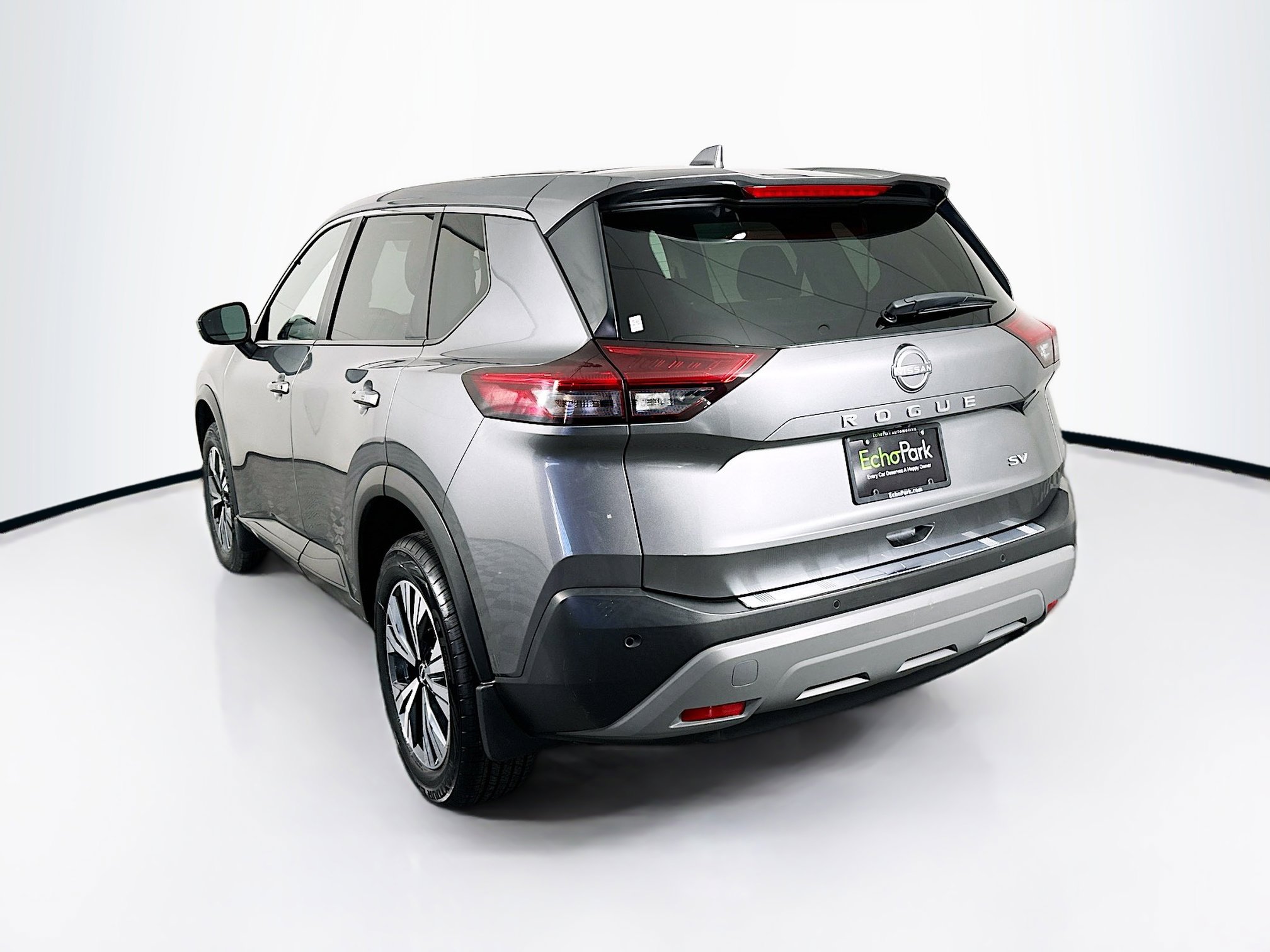 Used 2023 Nissan Rogue SV image 5
