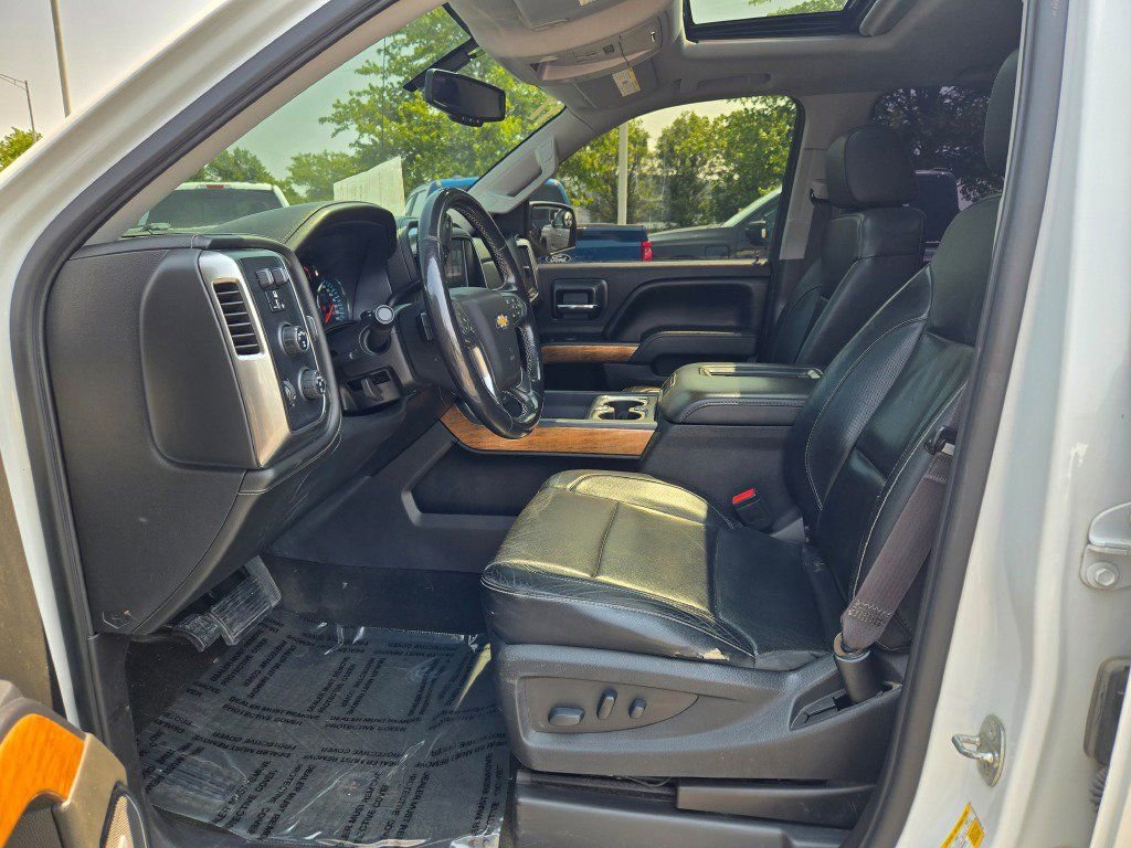 Used 2017 Chevrolet Silverado 1500 LTZ w/ High Desert Package image 21