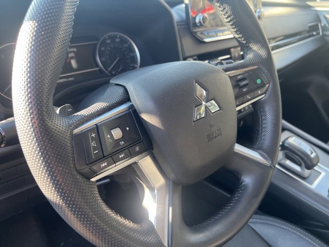 Used 2023 Mitsubishi Outlander SE image 8
