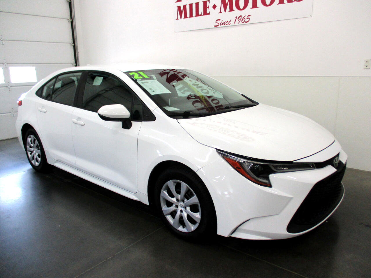 Used 2021 Toyota Corolla LE image 1