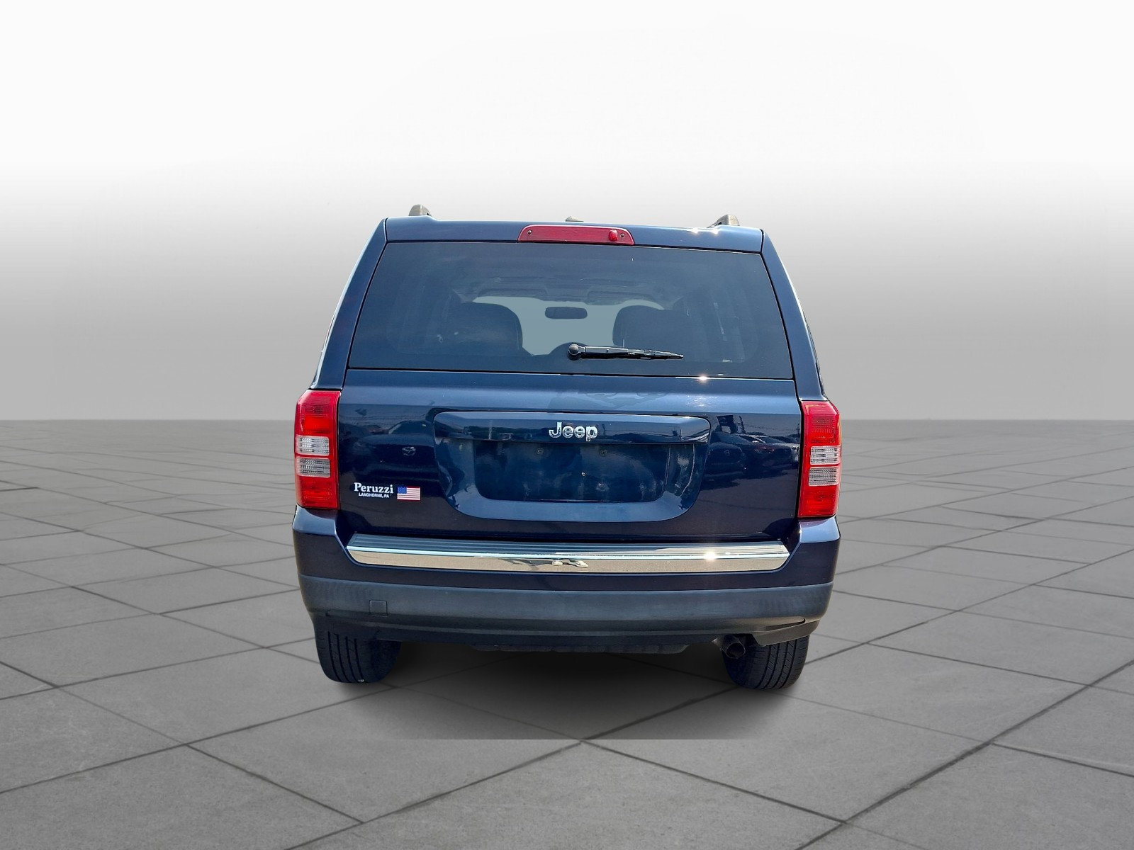 Used 2014 Jeep Patriot Latitude w/ Freedom Edition Package FWD image 6