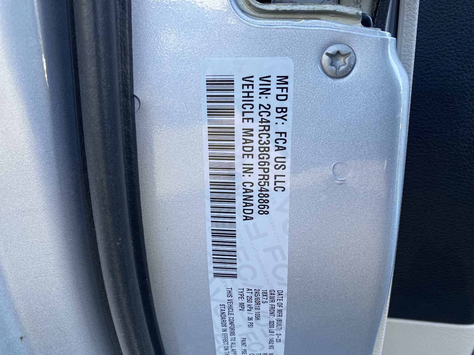 Used 2023 Chrysler Pacifica Touring-L image 34