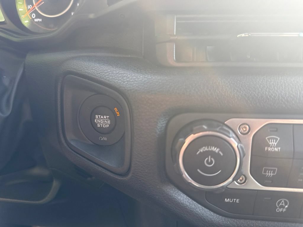 Used 2024 Jeep Gladiator Sport AWD/4WD image 31