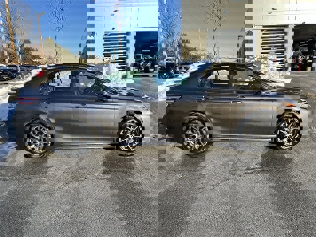 Used 2020 Toyota Camry SE image 9