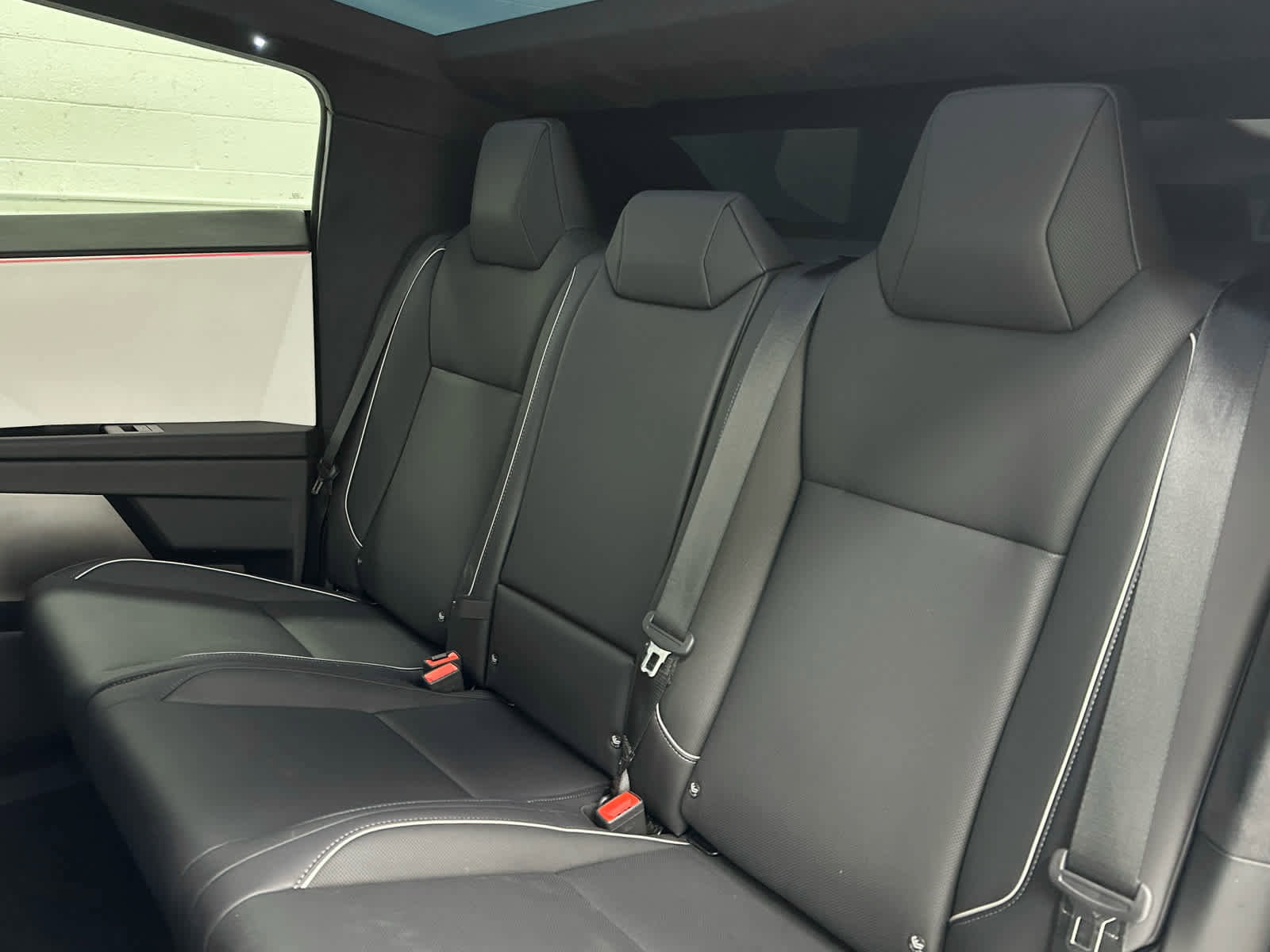 Used 2024 Tesla Cybertruck AWD Crew Cab image 16
