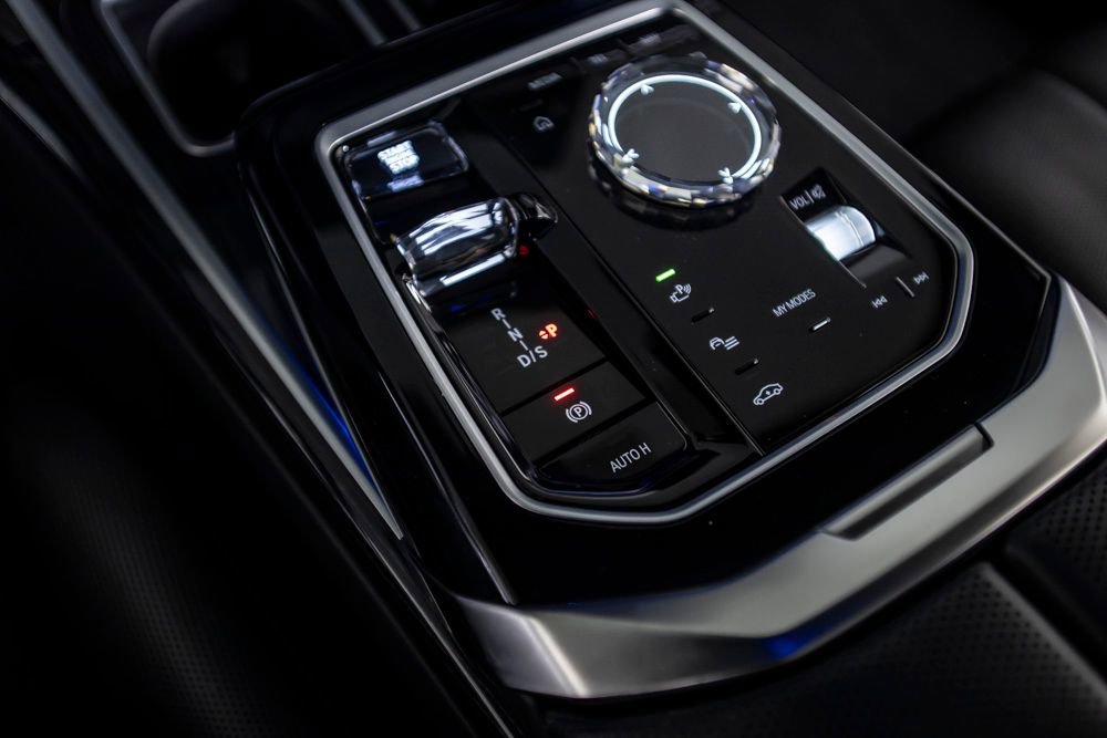 Used 2023 BMW 740i RWD image 39