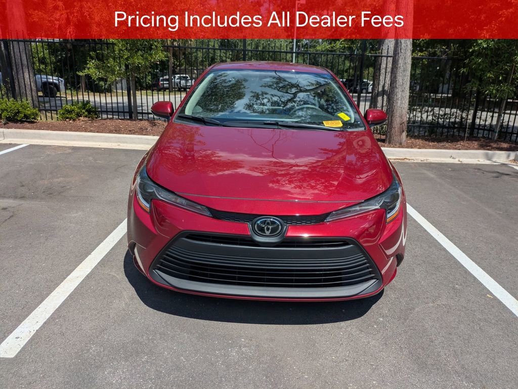 Used 2025 Toyota Corolla LE FWD image 2