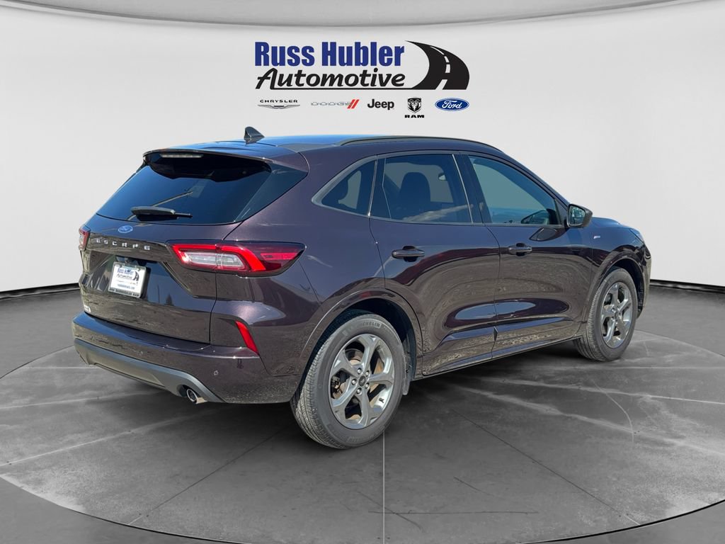 Used 2023 Ford Escape ST-Line w/ Tech Pack #1 FWD image 7