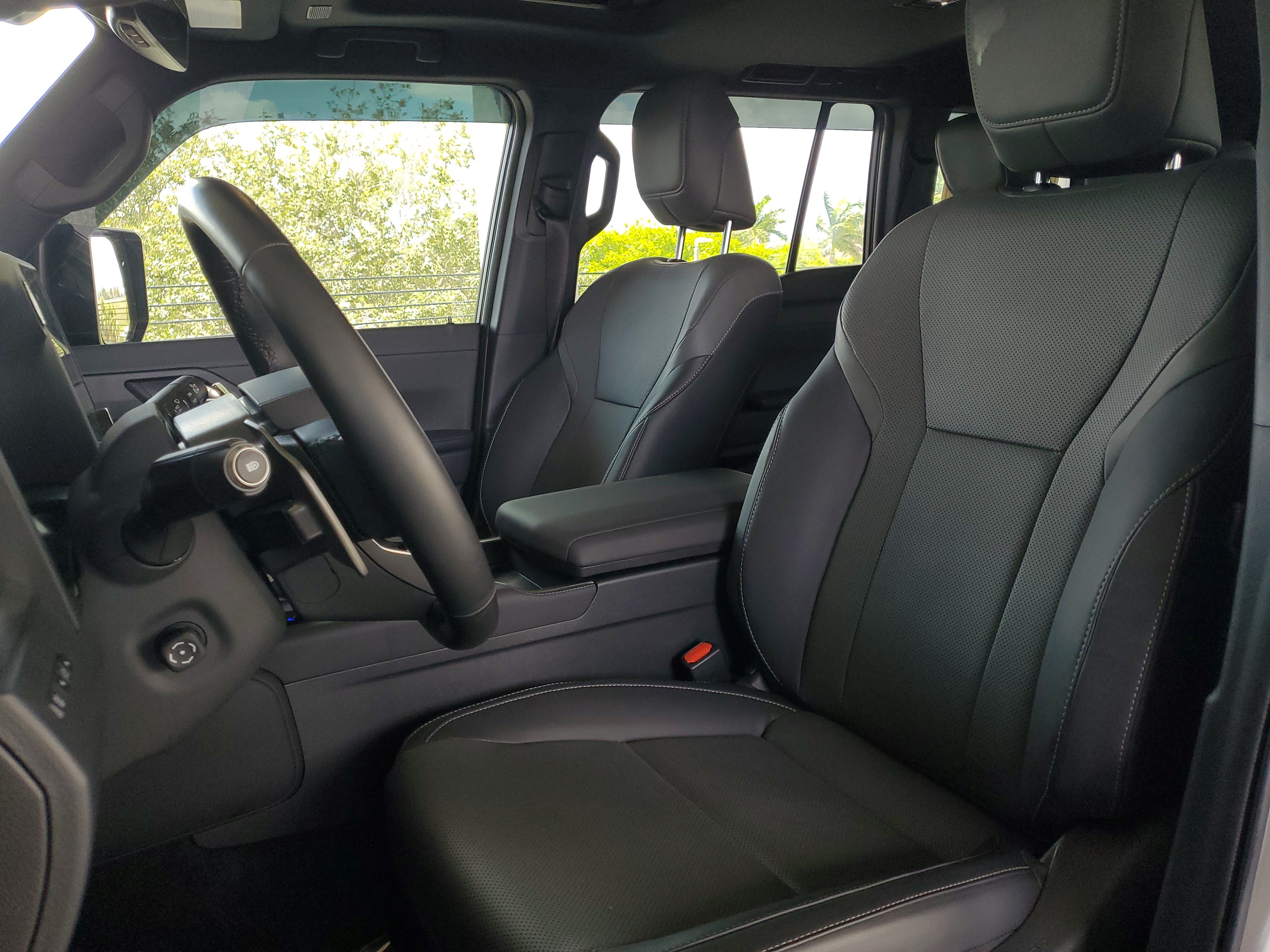 Used 2024 Lexus GX 550 w/ Cold Area Package AWD/4WD image 18