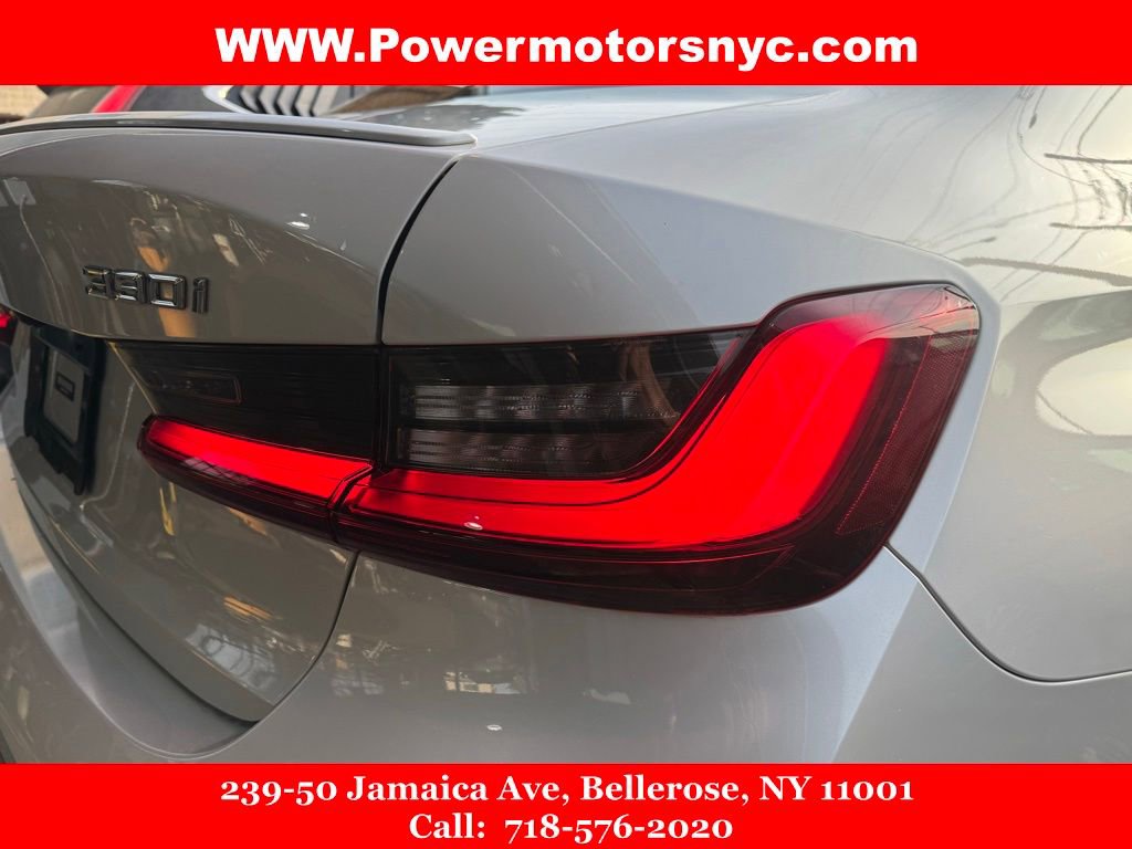 Used 2023 BMW 330i Sedan w/ M Sport Package RWD image 9
