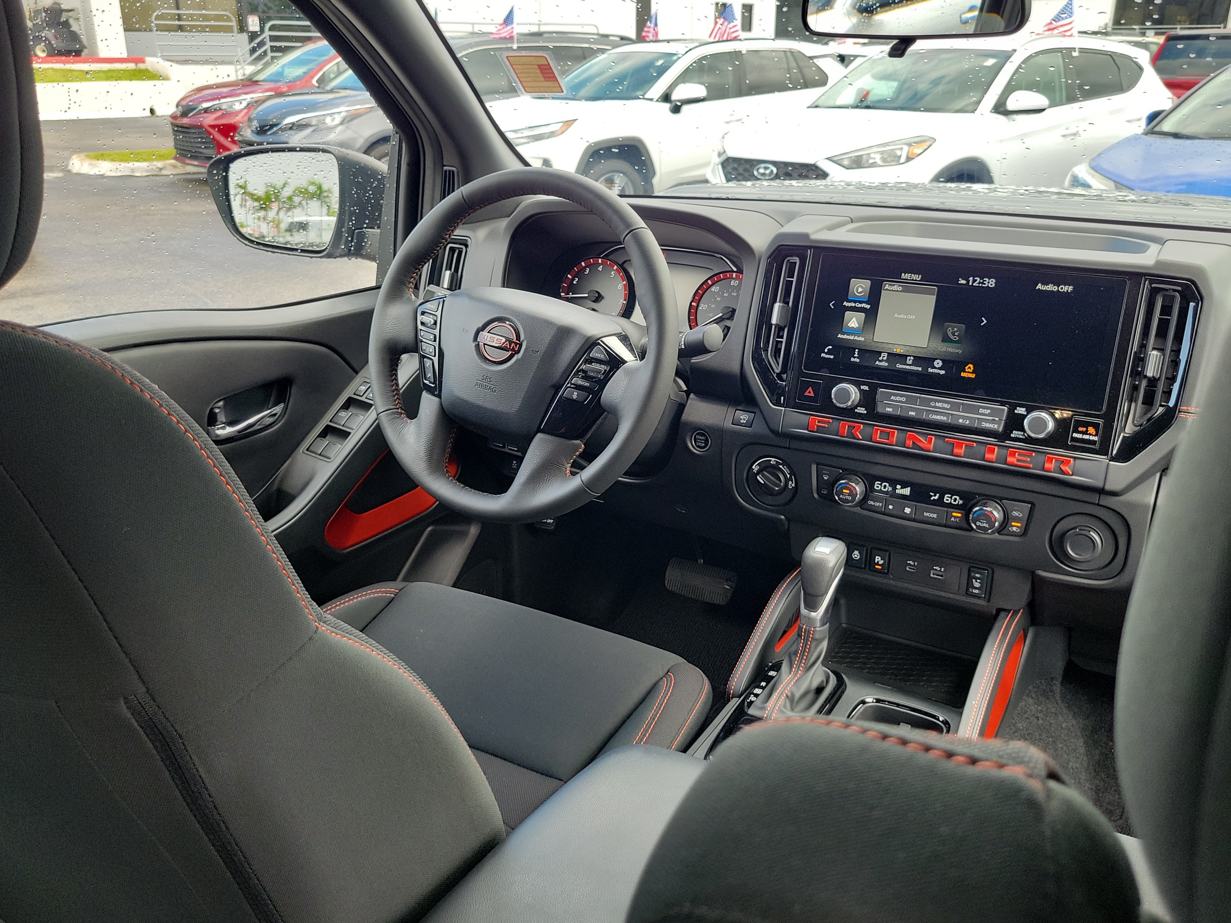 Used 2025 Nissan Frontier PRO-4X w/ Pro Convenience Package AWD/4WD image 14