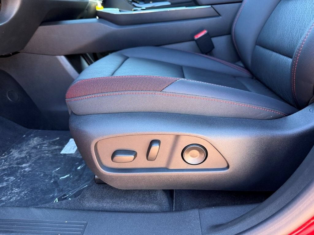 New 2027 Chevrolet Equinox RS w/ Convenience Package III FWD image 11