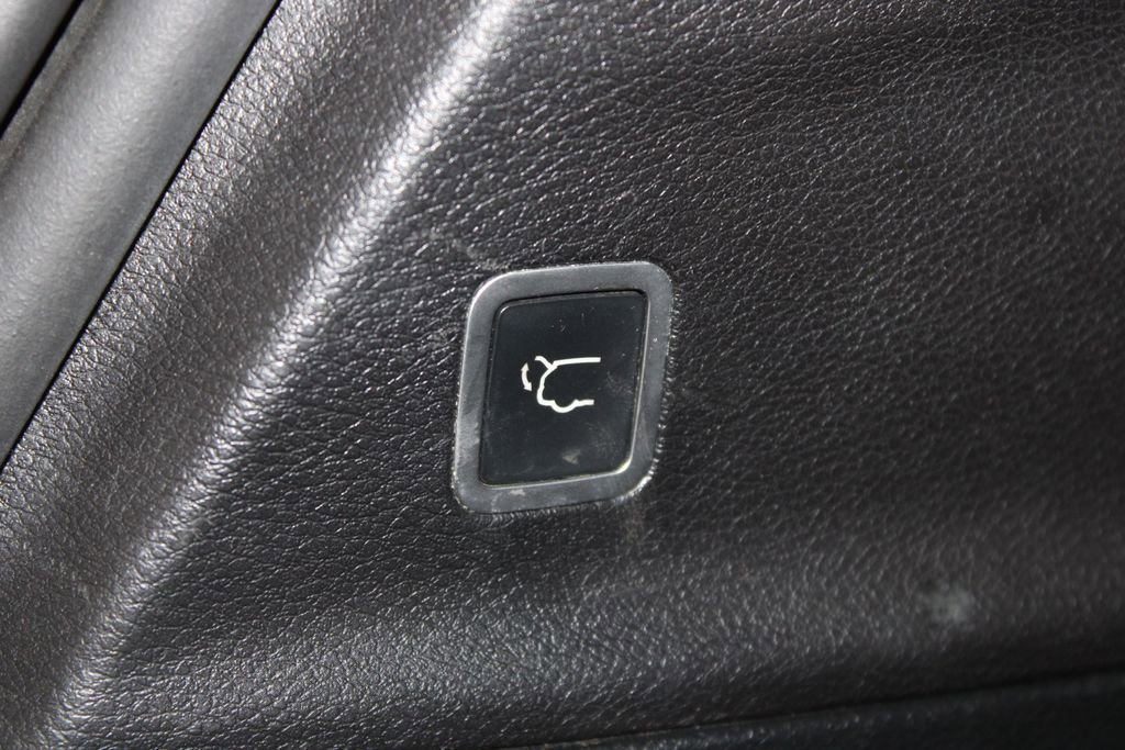 Used 2018 Chrysler Pacifica Touring-L w/ Premium Audio Group FWD image 15