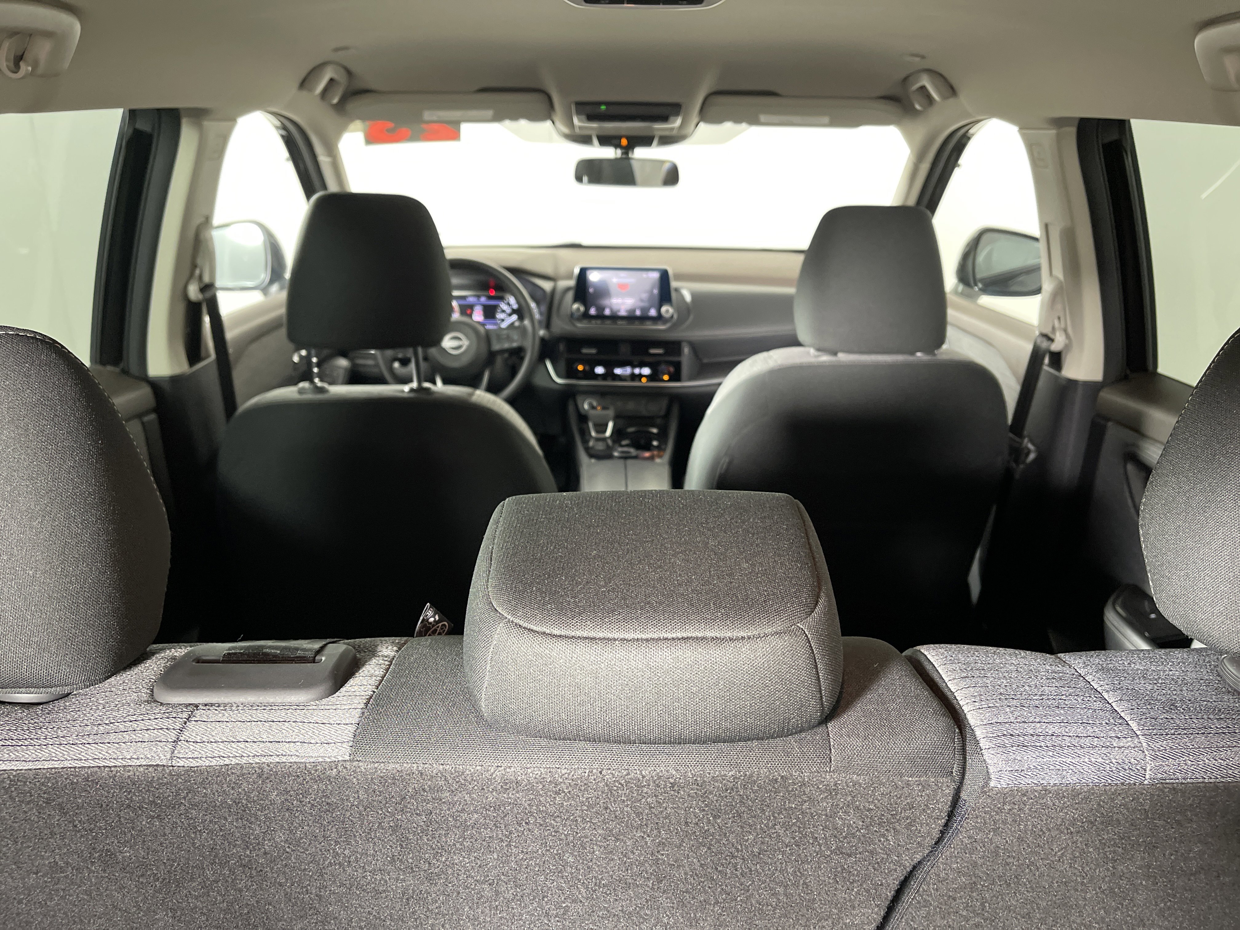 Used 2023 Nissan Rogue SV image 15