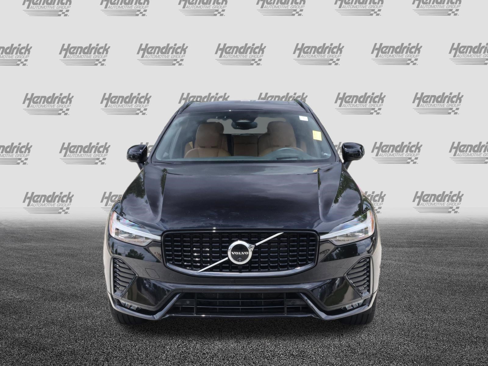 Used 2024 Volvo XC60 B5 Ultimate w/ Protection Package Premier AWD/4WD image 3