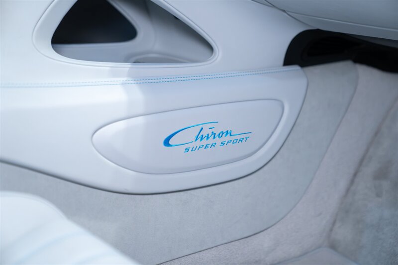 Used 2022 Bugatti Chiron Super Sport AWD/4WD image 36