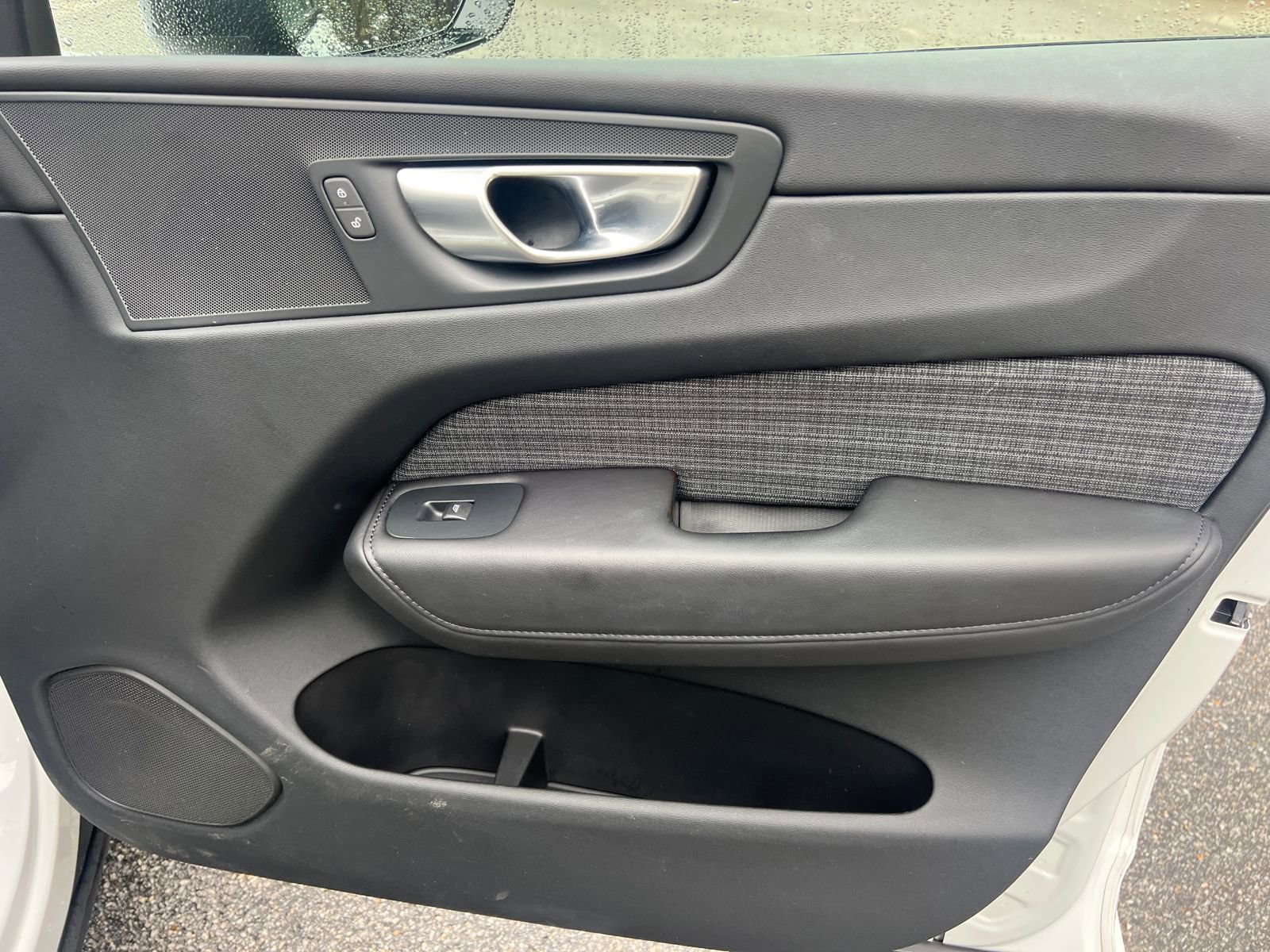 Used 2024 Volvo XC60 B5 Core w/ Protection Package Premier AWD/4WD image 15