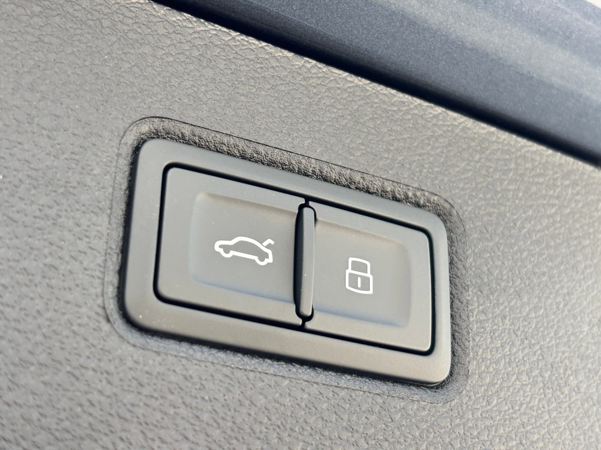 New 2025 Bentley Bentayga Extended Wheelbase image 21