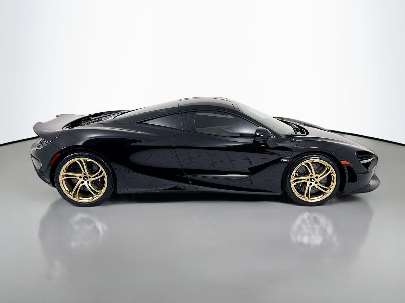 Used 2024 McLaren 750S image 8