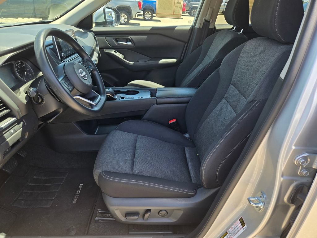 Used 2024 Nissan Rogue SV FWD image 15