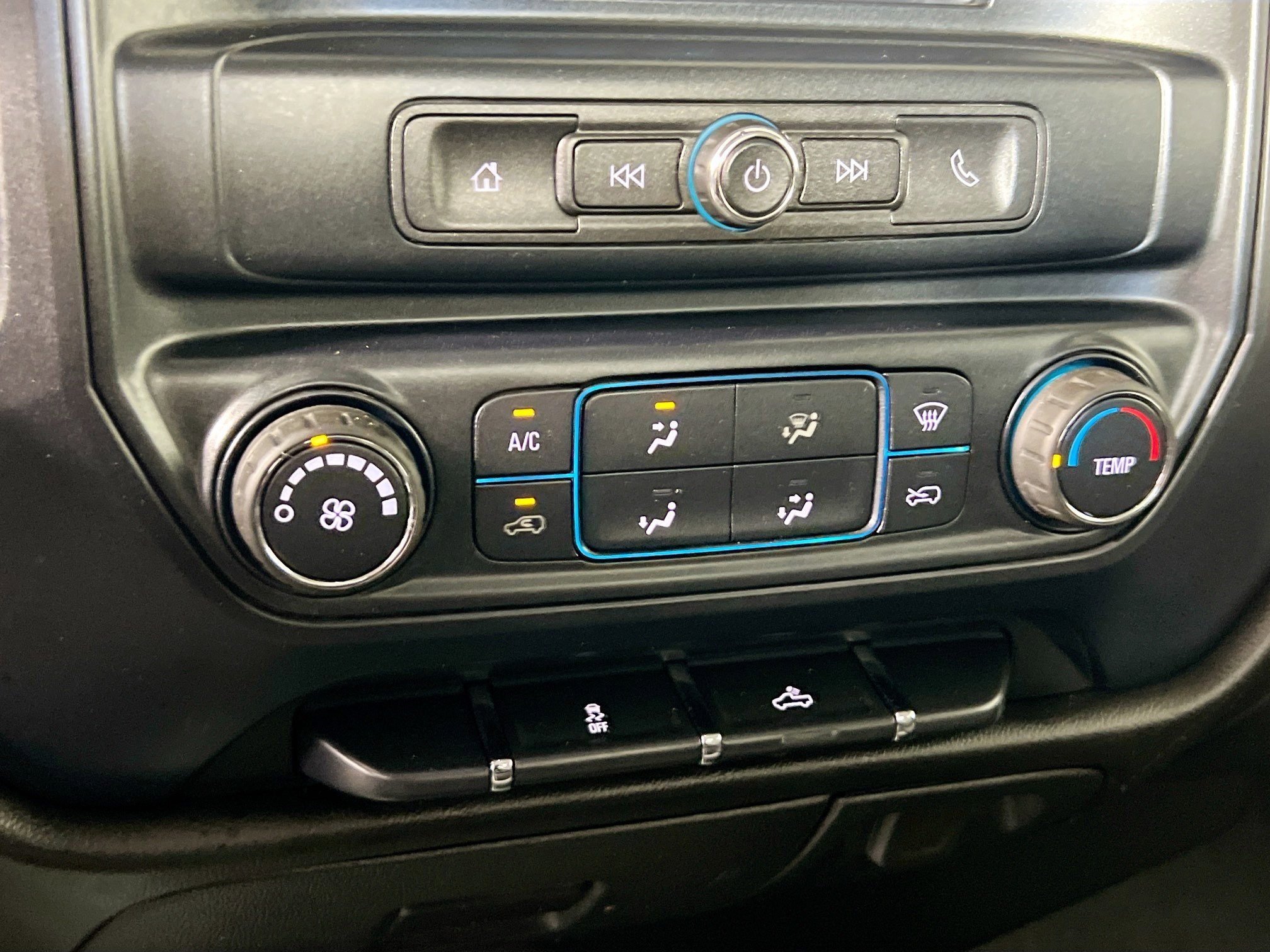 Used 2018 Chevrolet Silverado 2500 W/T image 25