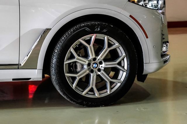Used 2022 BMW X7 xDrive40i w/ Executive Package image 48