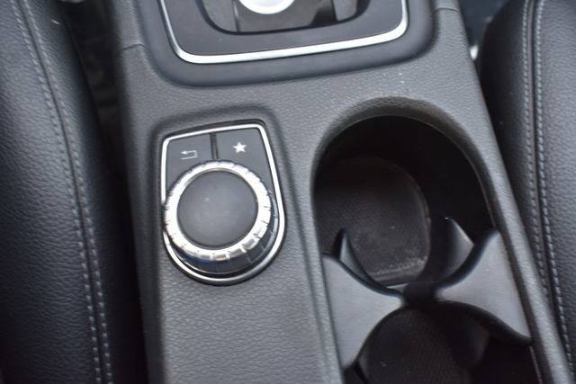 Used 2017 Mercedes-Benz GLA 250 4MATIC image 33