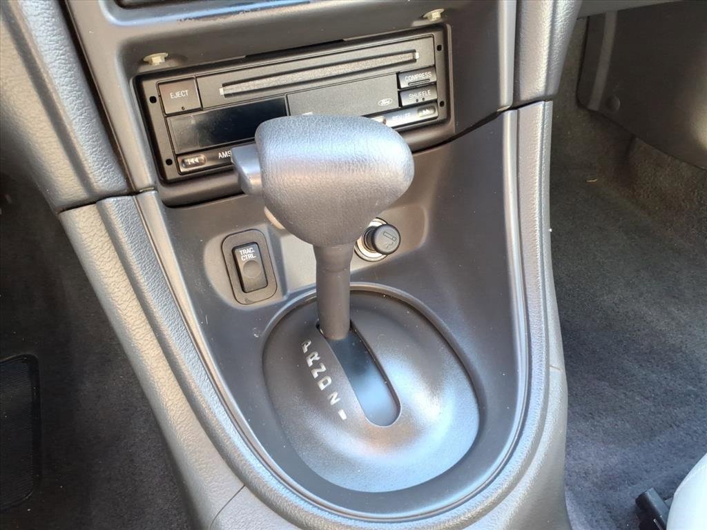 Used 2000 Ford Mustang Convertible image 13