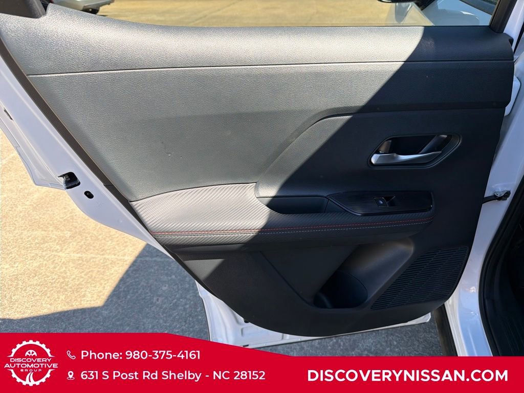 Certified 2025 Nissan Kicks SR image 27