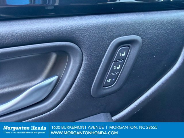 Used 2025 Honda Pilot Touring image 17