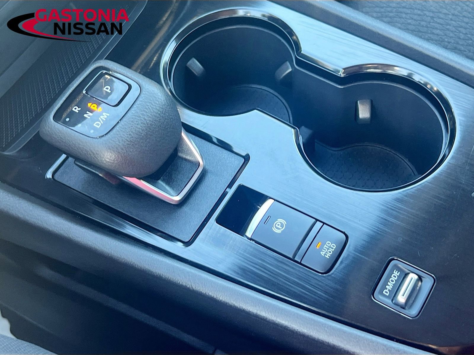 Used 2025 Nissan Rogue SV image 21