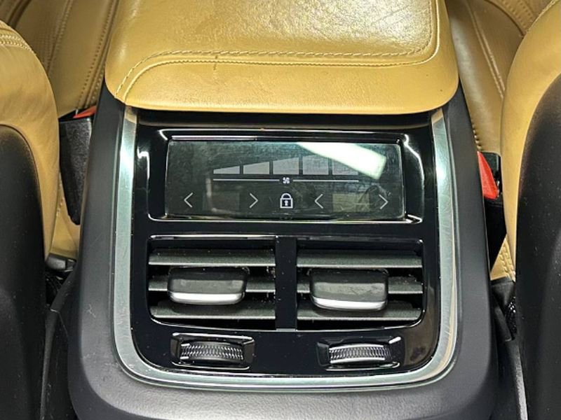 Used 2021 Volvo XC60 T5 Inscription image 31