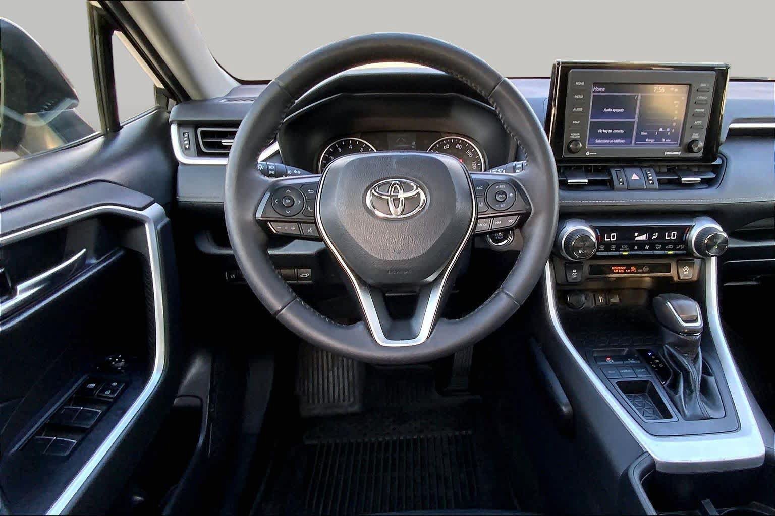 Used 2022 Toyota RAV4 XLE Premium FWD image 6