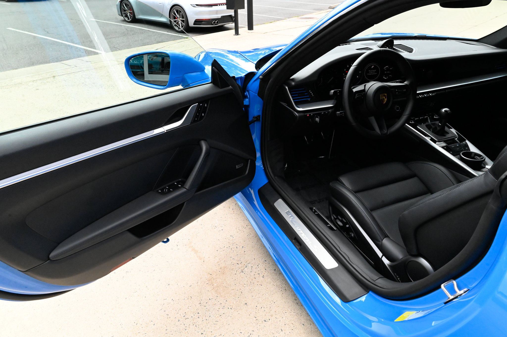 Used 2024 Porsche 911 Carrera S w/ Sportdesign Package RWD image 15