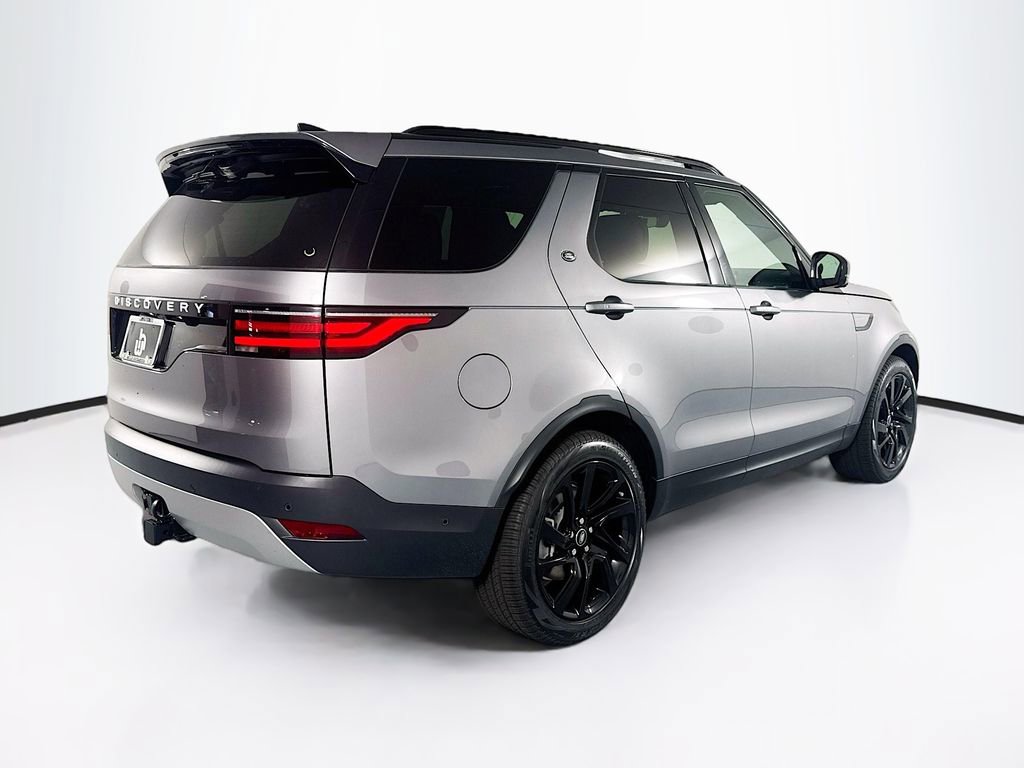 New 2025 Land Rover Discovery S image 5