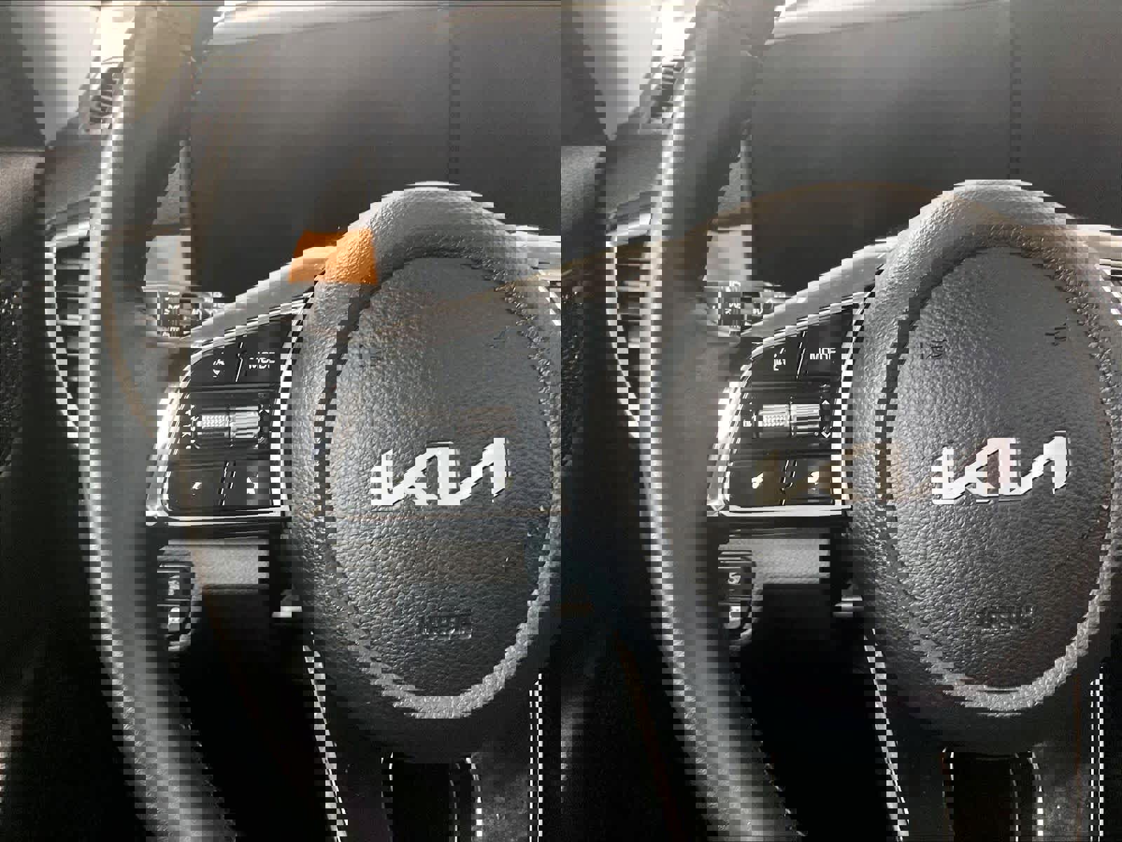 Used 2025 Kia Seltos EX w/ EX Sunroof Package image 23