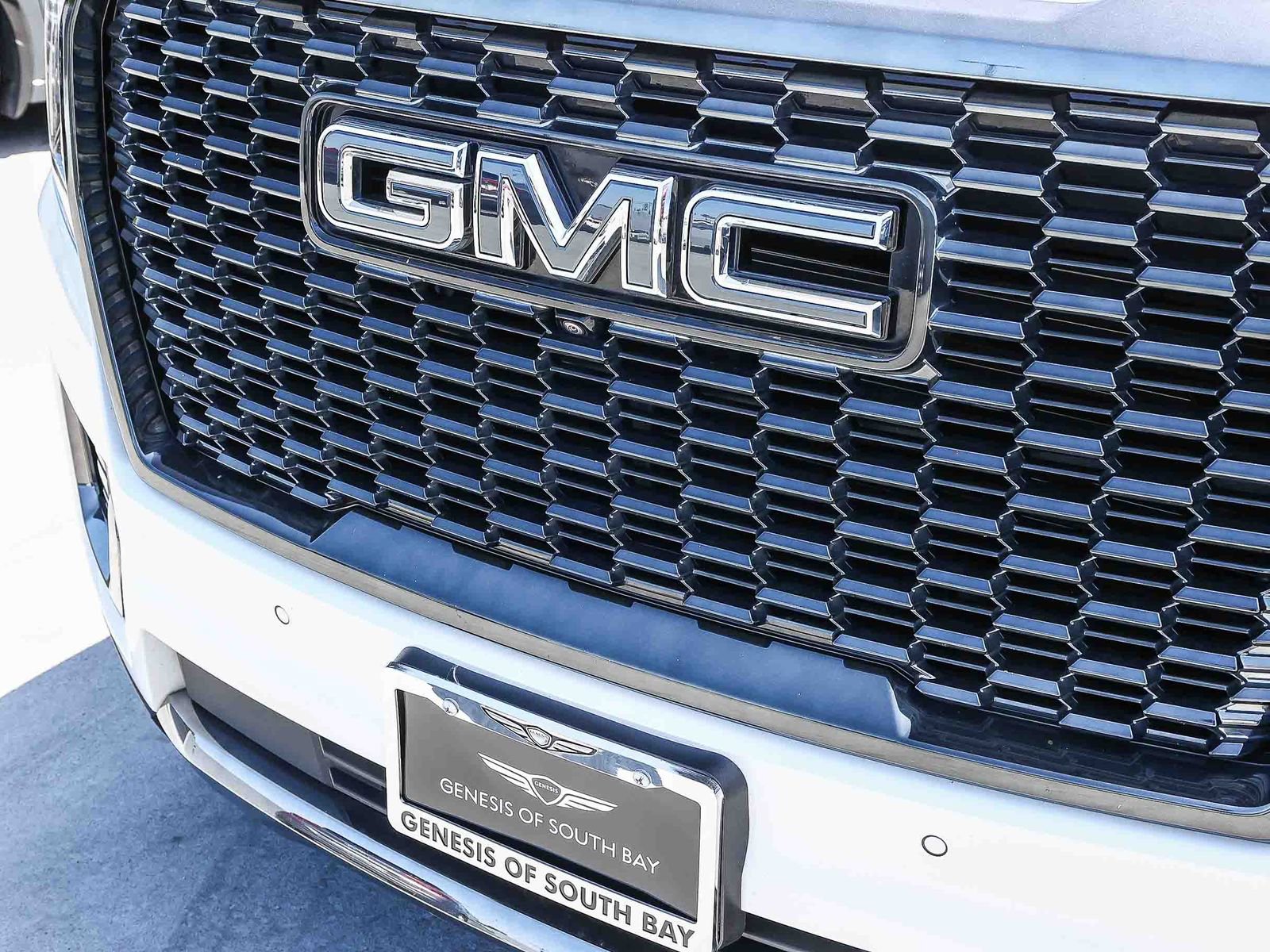 Used 2023 GMC Yukon XL Denali Ultimate AWD/4WD image 11