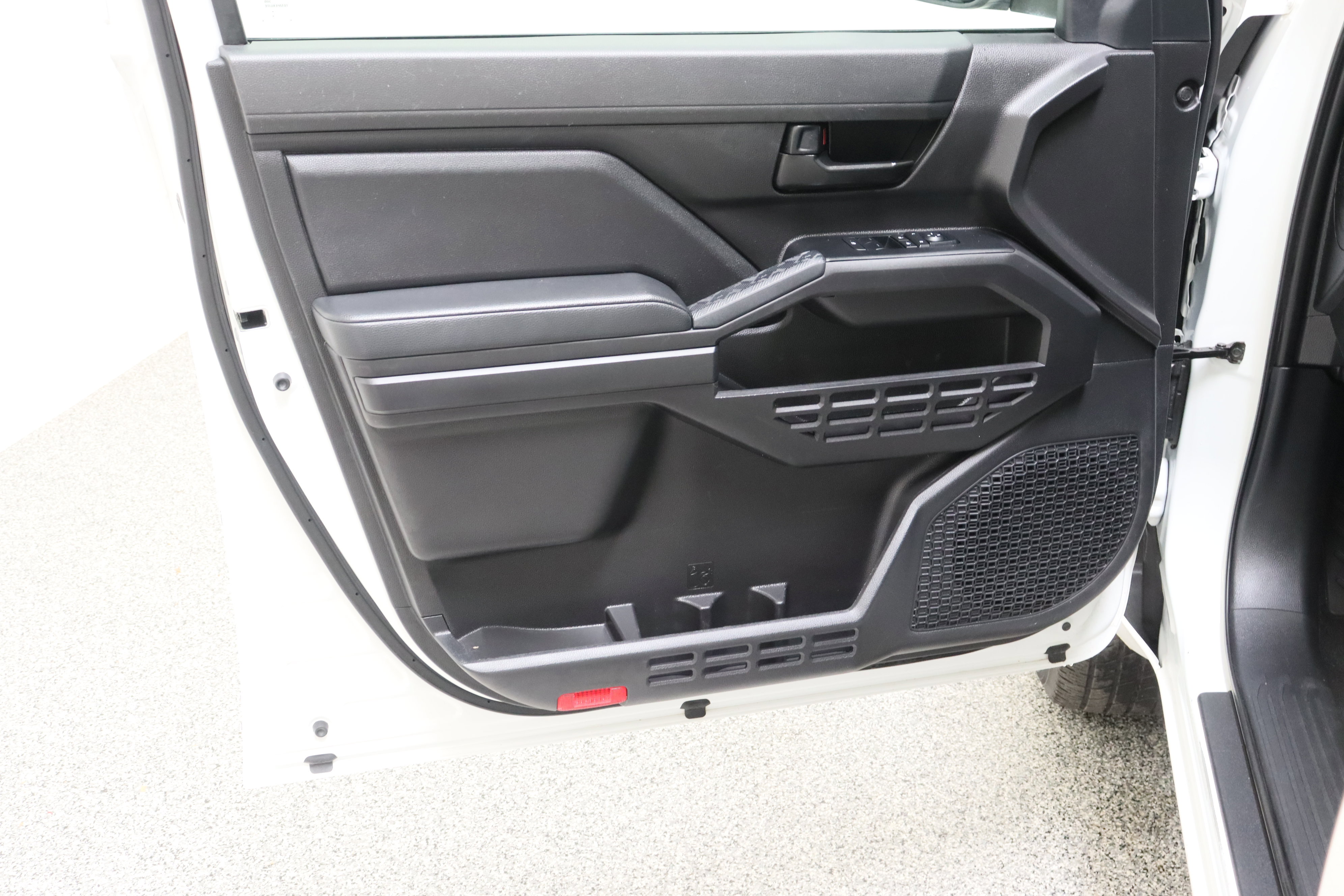 Used 2024 Toyota Tacoma SR RWD image 12