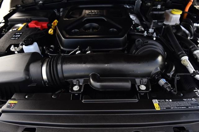 Used 2025 Jeep Wrangler Unlimited Sahara w/ Safety Group AWD/4WD image 27