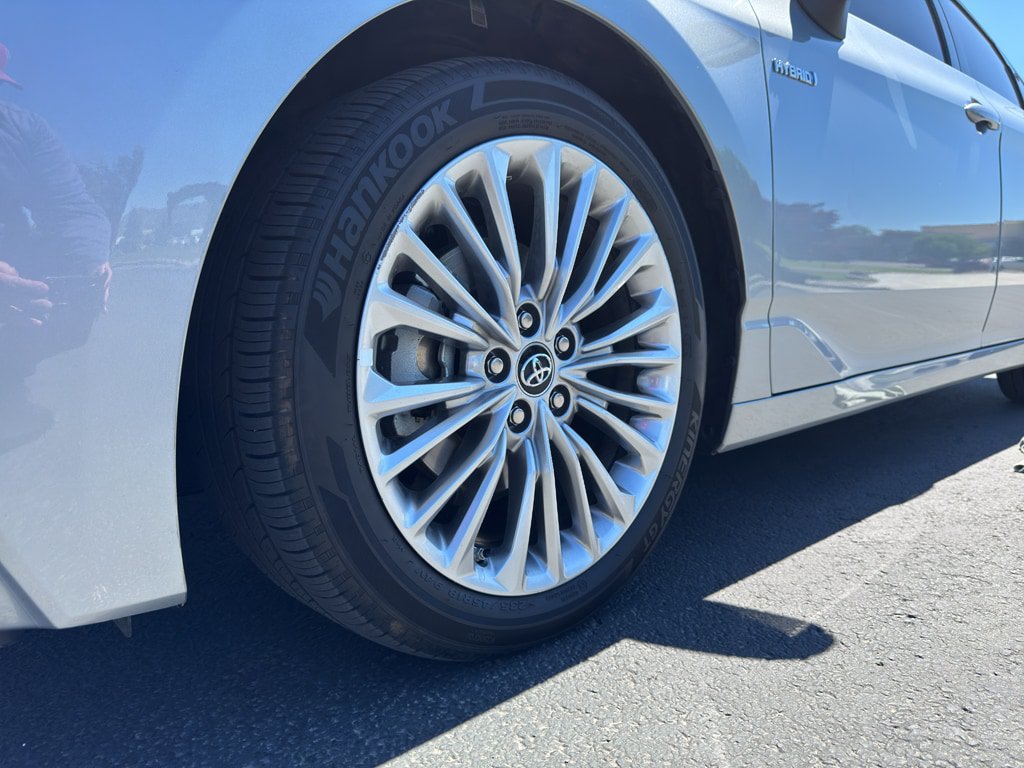 Used 2019 Toyota Avalon Limited w/ Advanced Safety Package FWD image 18