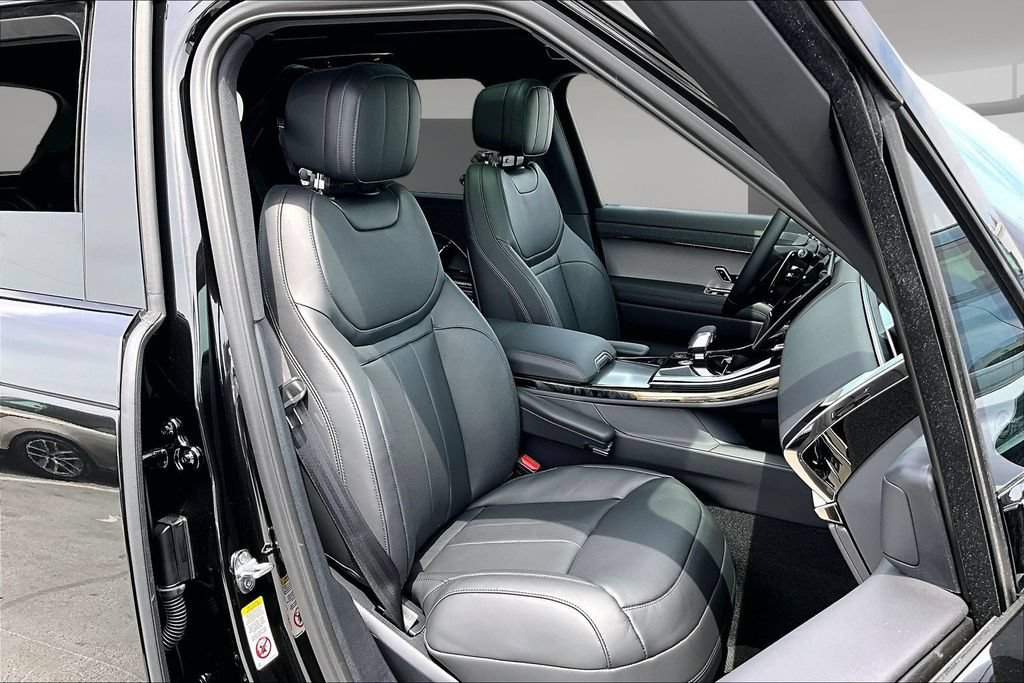 New 2026 Land Rover Range Rover Sport SE AWD/4WD image 11