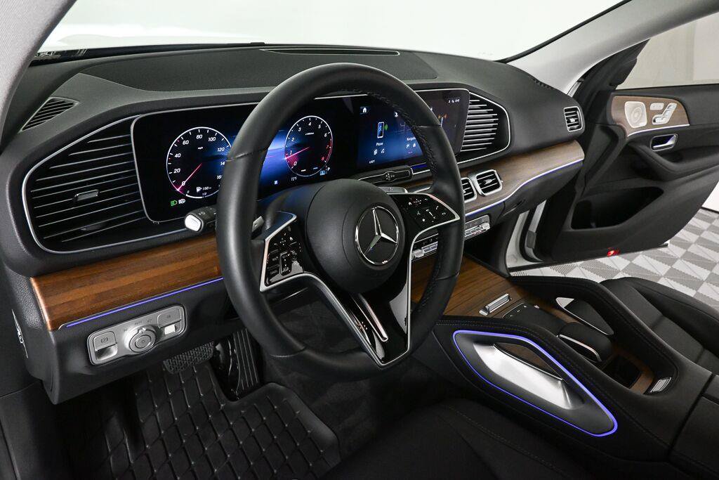 Certified 2025 Mercedes-Benz GLE 350 4MATIC image 6