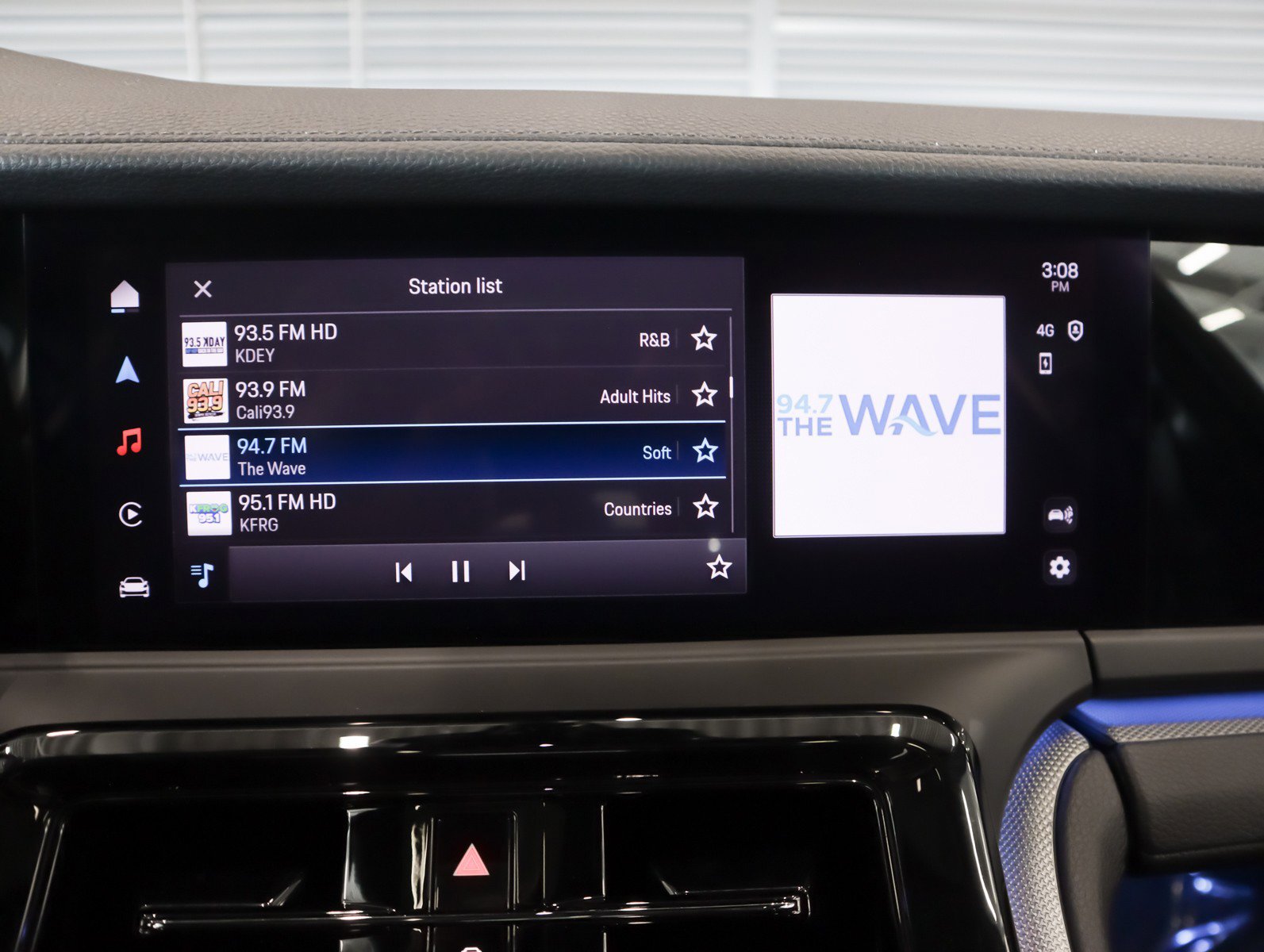 Certified 2025 Porsche Panamera image 24