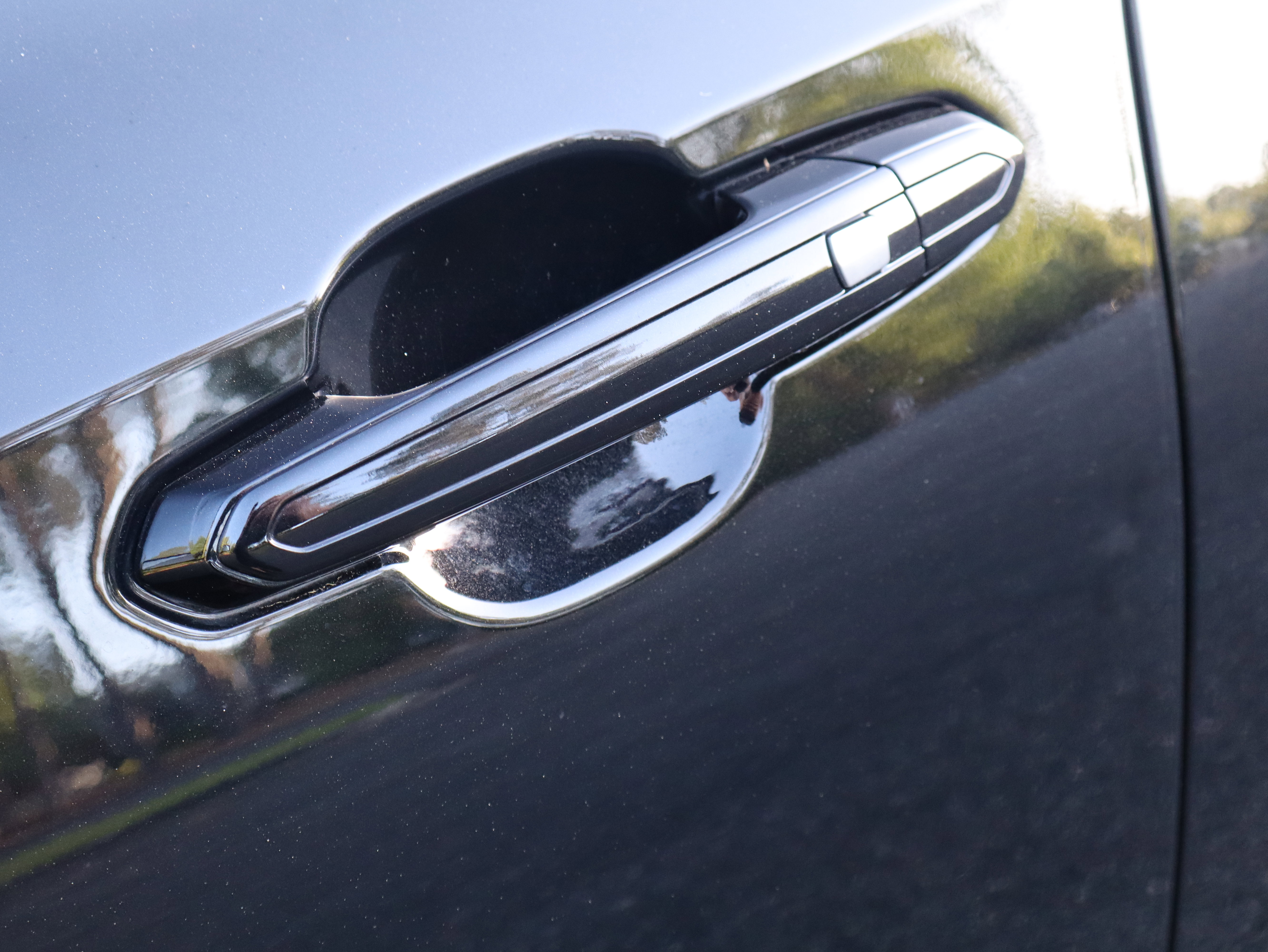 Used 2024 Cadillac XT4 Sport image 16