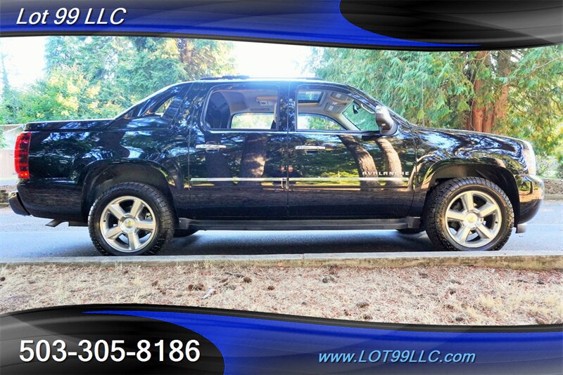 Used 2012 Chevrolet Avalanche LTZ AWD/4WD image 8