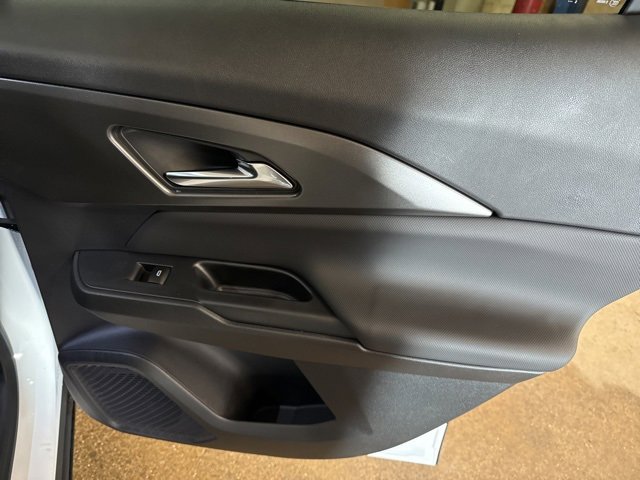 New 2026 Chevrolet Equinox EV LT image 24