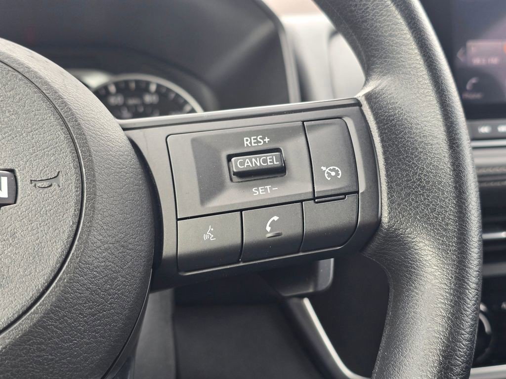 Used 2023 Nissan Rogue S AWD/4WD image 32