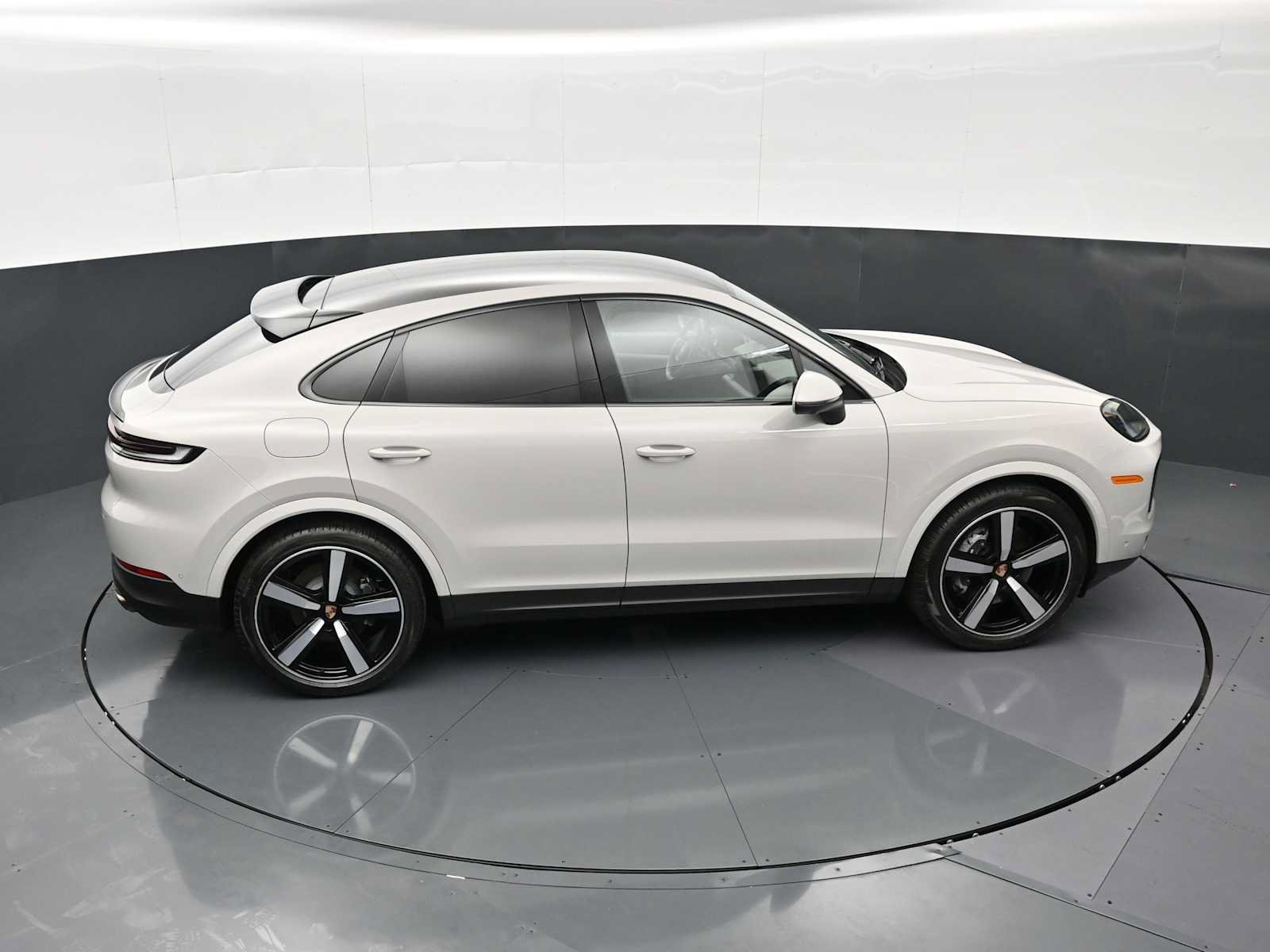 Certified 2026 Porsche Cayenne Coupe AWD/4WD image 36