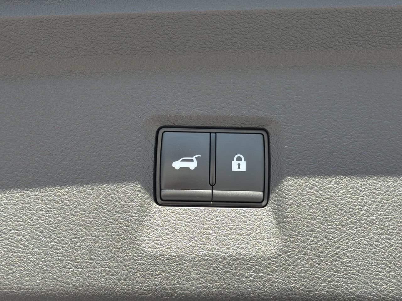 Used 2023 INFINITI QX60 Luxe w/ Cargo Package FWD image 25